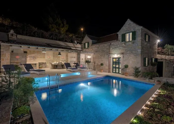 Enticing Sunset With Magnificent Sea Views